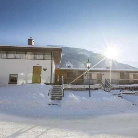 Dom wakacyjny Schoeneben Haus Gernkogel Wald im Pinzgau