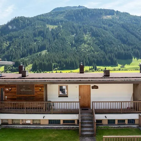 Schoeneben Haus Gernkogel Wald im Pinzgau